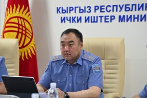 Глава МВД Кыргызстана потребовал усилить работу во время проведения Последнего звонка в школах