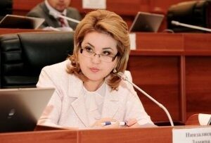Экс-министра Дамиру Ниязалиеву осудили на три года за подкуп голосов на выборах, но отпустили по амнистии