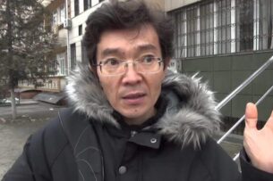 Казахстанского правозащитника сняли с рейса и запретили въехать в Узбекистан. Он летел из Бишкека в Ташкент
