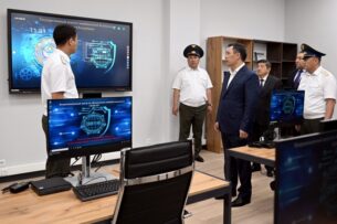 Садыр Жапаров открыл новое здание Координационного центра по обеспечению кибербезопасности ГКНБ