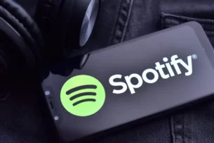 Spotify удалил десятки тысяч написанных искусственным интеллектом песен