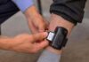 В Кыргызстане хотят внедрить электронные браслеты для подозреваемых