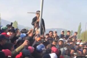 В Таласской области мужчина отказался от претензий к привязавшим его к столбу гражданам