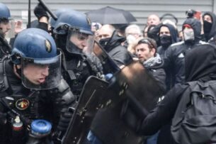 Первомайские протесты во Франции: ранены более 100 полицейских, около 300 человек арестовано