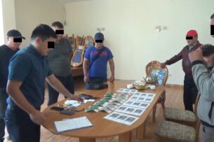 Задержан главный инспектор отдела спецпроверок Налоговой службы по Иссык-Кульскому району