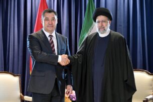 Садыр Жапаров встретился с президентом Ирана