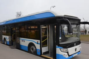 Казахстанцы создали петицию с просьбой сделать проезд школьников в автобусах бесплатным