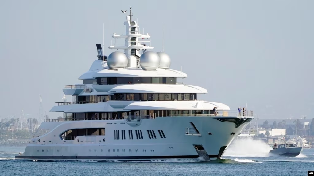 США намерены конфисковать яхту миллиардера Сулеймана Керимова стоимостью 330 млн долларов