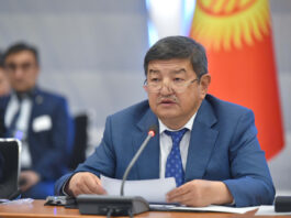 Акылбек Жапаров: Мы уже три года просим Россию открыть в Кыргызстане свой банк или филиал крупного банка