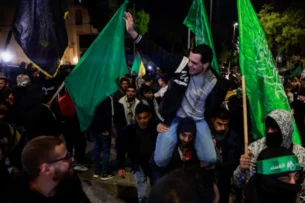 ХАМАС и Израиль договорились об обмене заложниками и заключенными и о продлении перемирия еще на один
