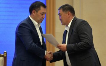 Садыр Жапаров опроверг слухи о раздоре с Камчыбеком Ташиевым и разъяснил свою позицию по флагу