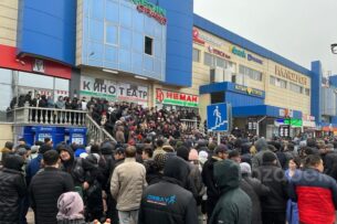 Руководители профсоюзов четырех рынков Бишкека побывали на допросе в ГКНБ