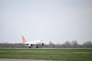 В Кыргызстан прибыл новый борт № 1 — Airbus 320
