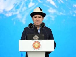 Садыр Жапаров поздравил кыргызстанцев с праздником Нооруз