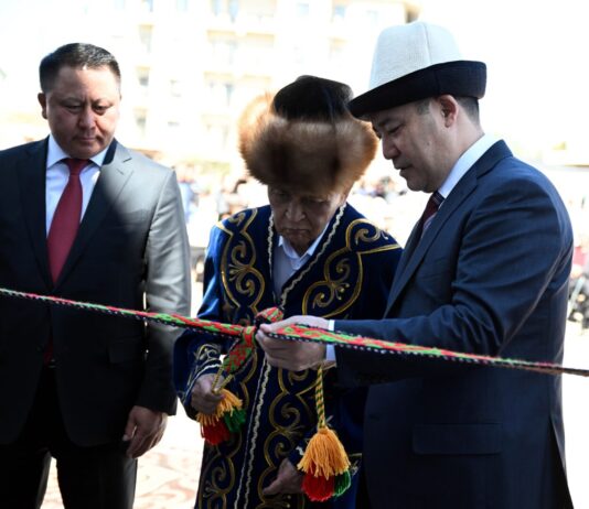 Садыр Жапаров открыл новое здание Кыргызского национального театра «Манас»