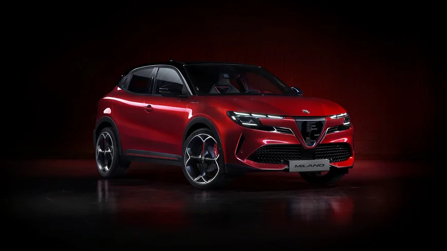 Alfa Romeo рассекретила кроссовер Milano