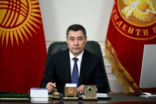 Садыр Жапаров сделал обращение к кыргызстанцам по случаю очередной годовщины Апрельской революции