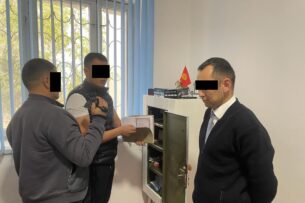 Задержан заведующий Кара-Кульским сектором Госагентства по регистрации транспортных средств и водительского состава