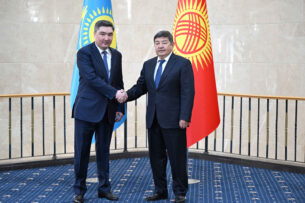 Премьер Казахстана по поручению Токаева прибыл с краткосрочным рабочим визитом в Кыргызстан