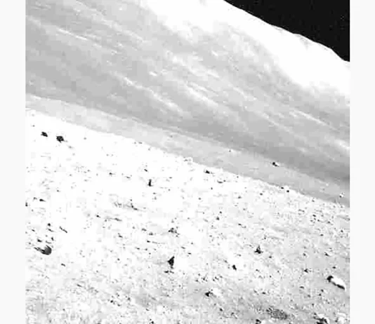 Японский аппарат SLIM внезапно ожил и прислал фото с Луны