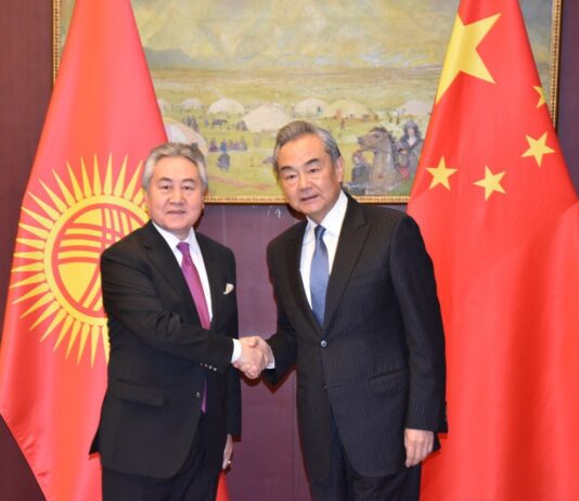 Главы МИД Кыргызстана и Китая обсудили вопросы ускорения строительства железной дороги «Китай-Кыргызстан-Узбекистан»