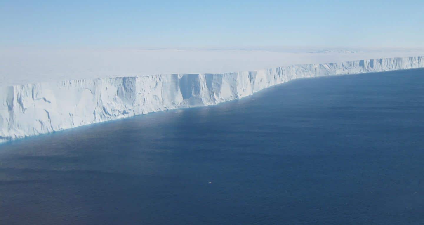 Ледник Судного дня в Антарктиде тает угрожающими темпами. Катастрофа приближается?