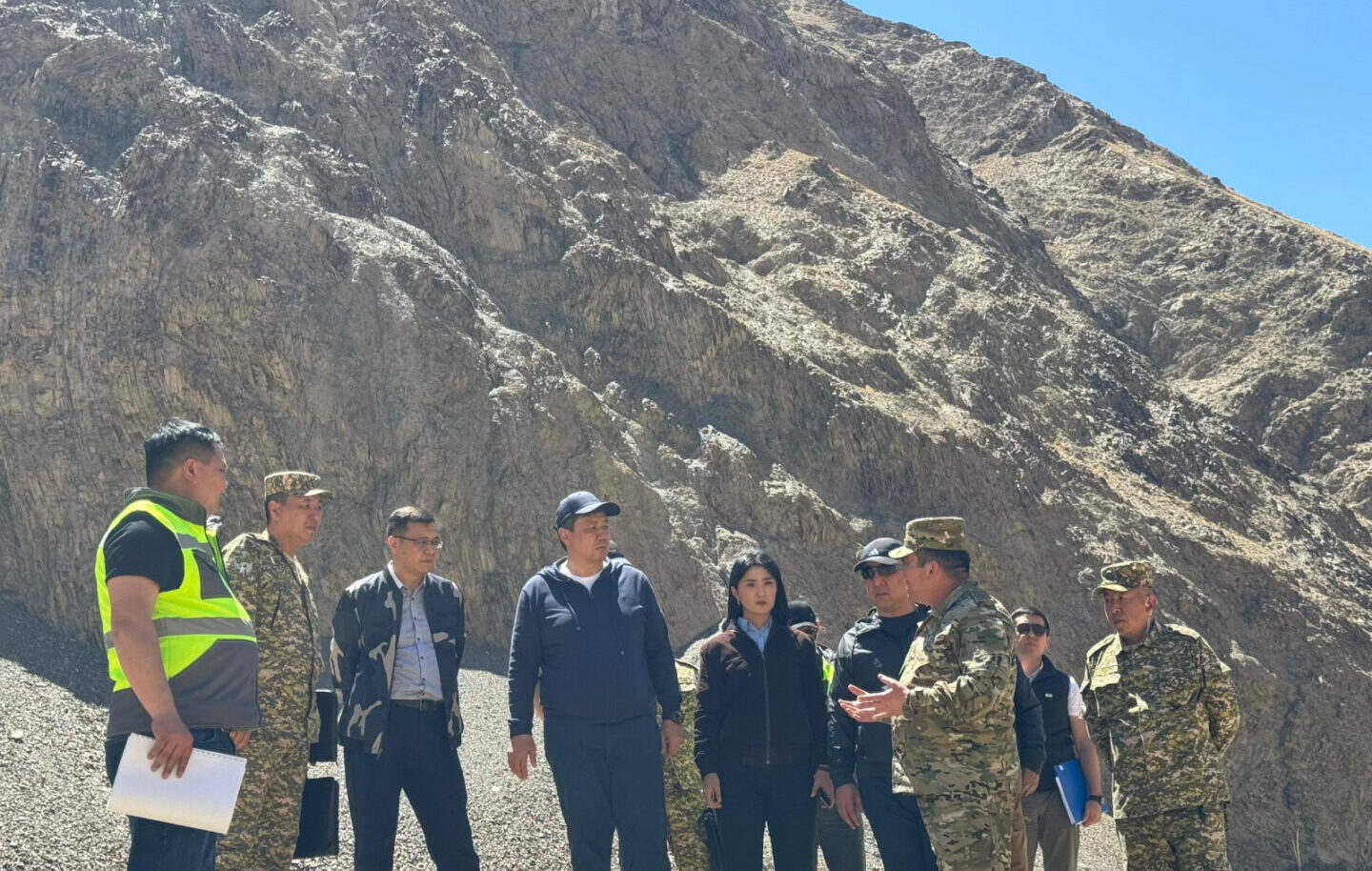 Кыргызстан и Китай совместными усилиями начали полевые работы по открытию нового пункта пропуска «Бедел»