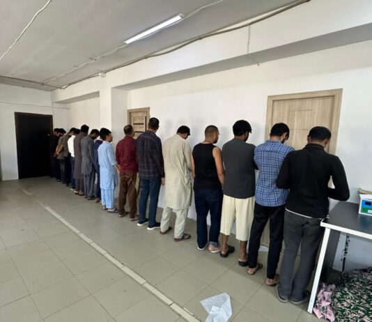 ГКНБ Кыргызстана выявил 28 пакистанцев, незаконно работающих в швейных цехах Бишкека