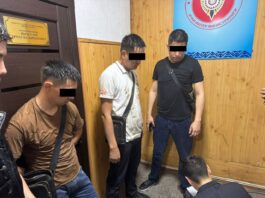 По факту вымогательства взятки задержаны оперативники УВД Октябрьского района Бишкека