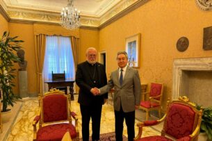 Глава МИД Кыргызстана встретился с Секретарем Ватикана Полом Ричардом Галлахером