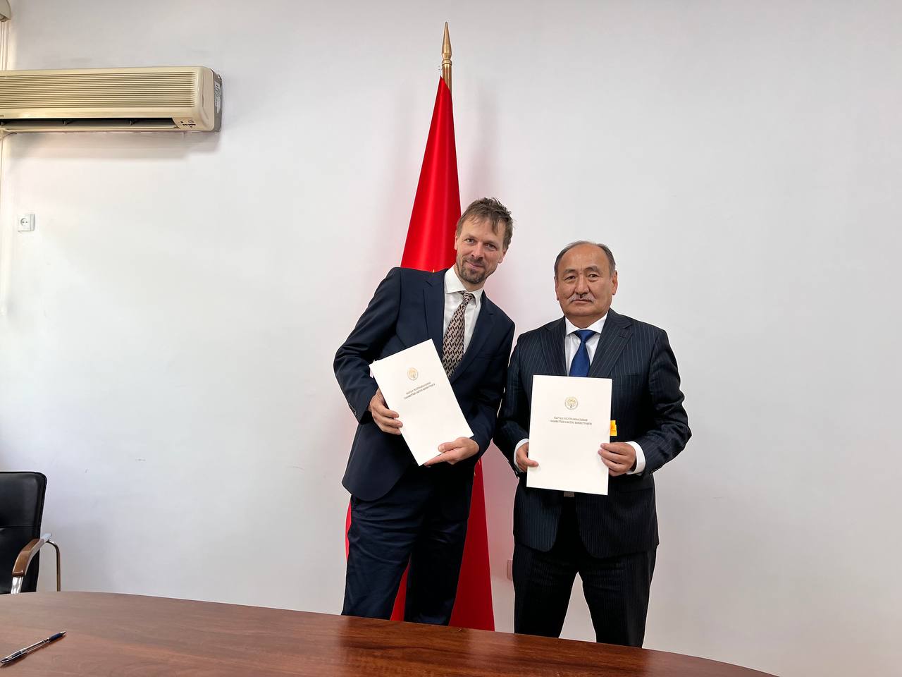 Минздрав Кыргызстана и "Врачи без границ – Швейцария" подписали меморандум о сотрудничестве