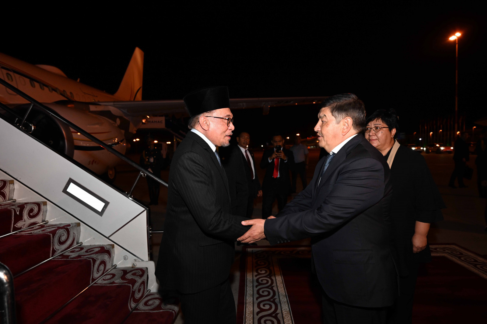 В Кыргызстане с официальным визитом находится премьер-министр Малайзии Анвар Ибрагим