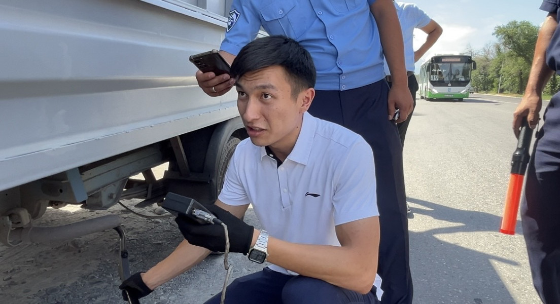 В Бишкеке провели рейд по предотвращению вредности дыма от автотранспорта