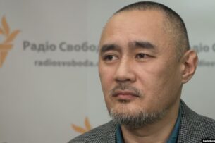 Украинская полиция нашла тех, кто стрелял в казахстанского журналиста Айдоса Садыкова. Задержанными оказались двое граждан Казахстана
