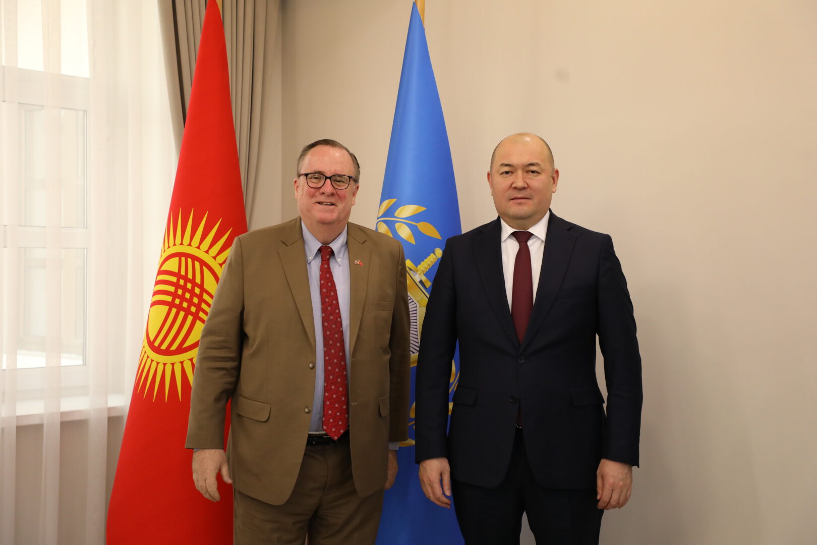Генпрокурор Кыргызстана обсудил с послом США вопросы внедрения современных технологий и международных стандартов в работу прокуратуры
