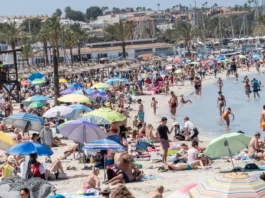 На популярном курортном острове Майорка прошел многотысячный митинг против туризма