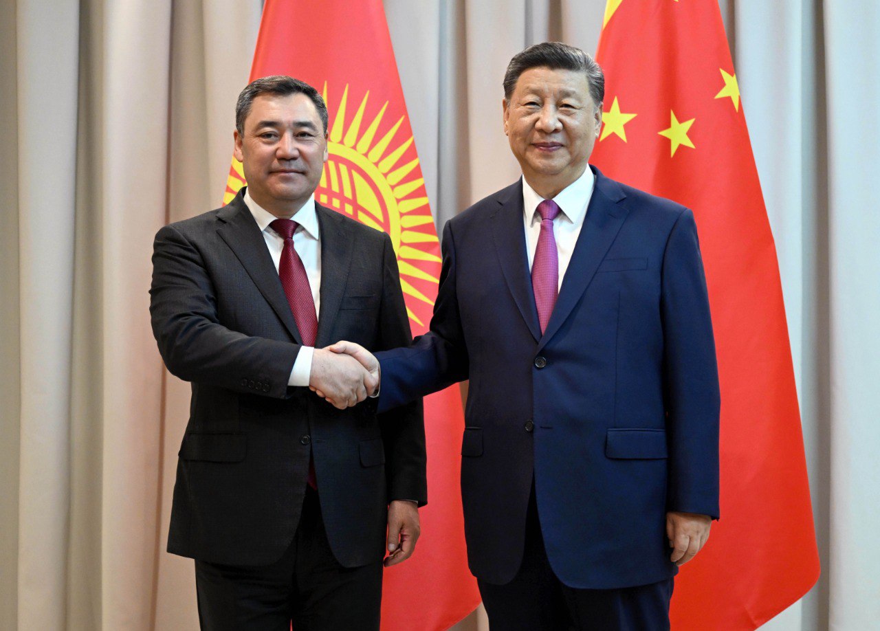 Садыр Жапаров провел переговоры с председателем Китая Си Цзиньпином