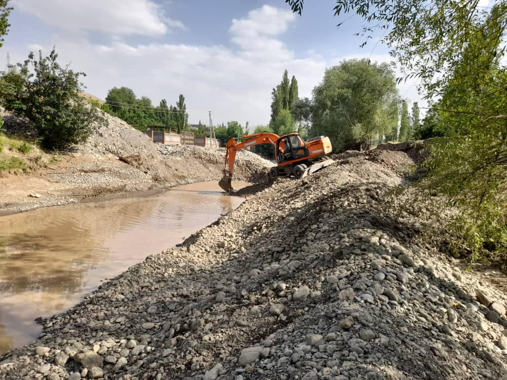В Ошской области возобновили подачу поливной воды после схода селей