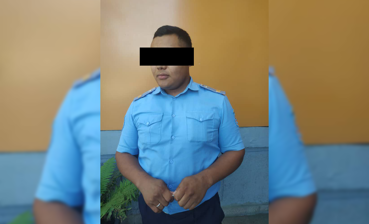 В Бишкеке задержан милиционер, угрожавший подростку и вымогавший у него деньги
