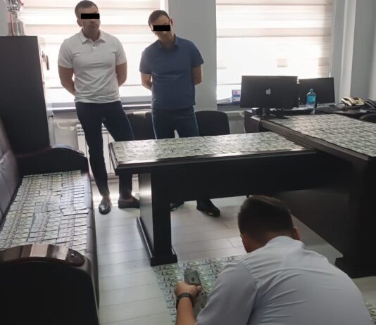 В Таласе задержаны бизнесмены за дачу взятки сотруднику ГКНБ Кыргызстана