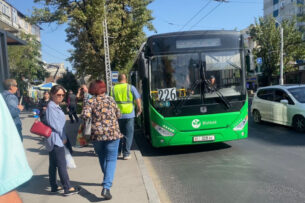 В Бишкеке рейд, проверяют троллейбусы и автобусы