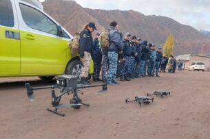 К поиску пропавших отца и сына в Жумгальском районе подключены сотрудники отдела БПЛА СБНОН МВД