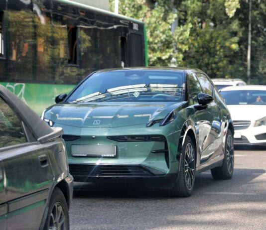 В Казахстане запретили ввоз определённых авто