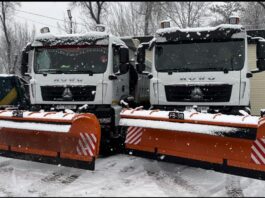 МП «Тазалык» вышло на подсыпку улиц Бишкека