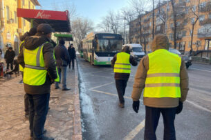 В Бишкеке проводится рейд по соблюдению правил остановки автобусов