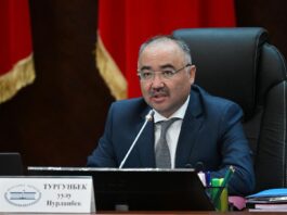 Нурланбек Тургунбек уулу отправился с рабочим визитом в Казахстан
