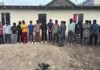 В одном из швейных цехов Бишкека выявили незаконно работающих иностранцев