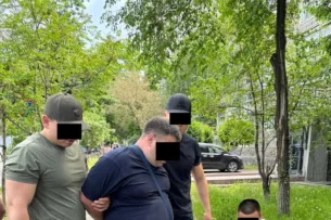 ГКНБ задержал оперативников СБНОН ГУВД Бишкека, занимавшихся сбытом наркотических средств