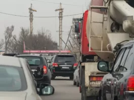 Минтранс Казахстана вводит полный запрет на крупнотоннажный транспорт