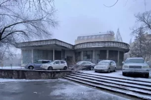 В Бишкеке в собственность государства возвращен планетарий с земельным участком